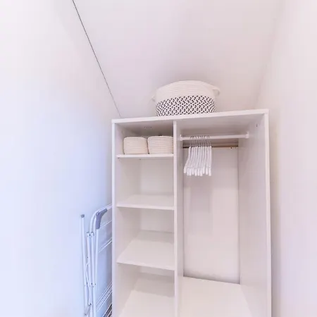 בית נופש Mill Pool Barn Torver, *